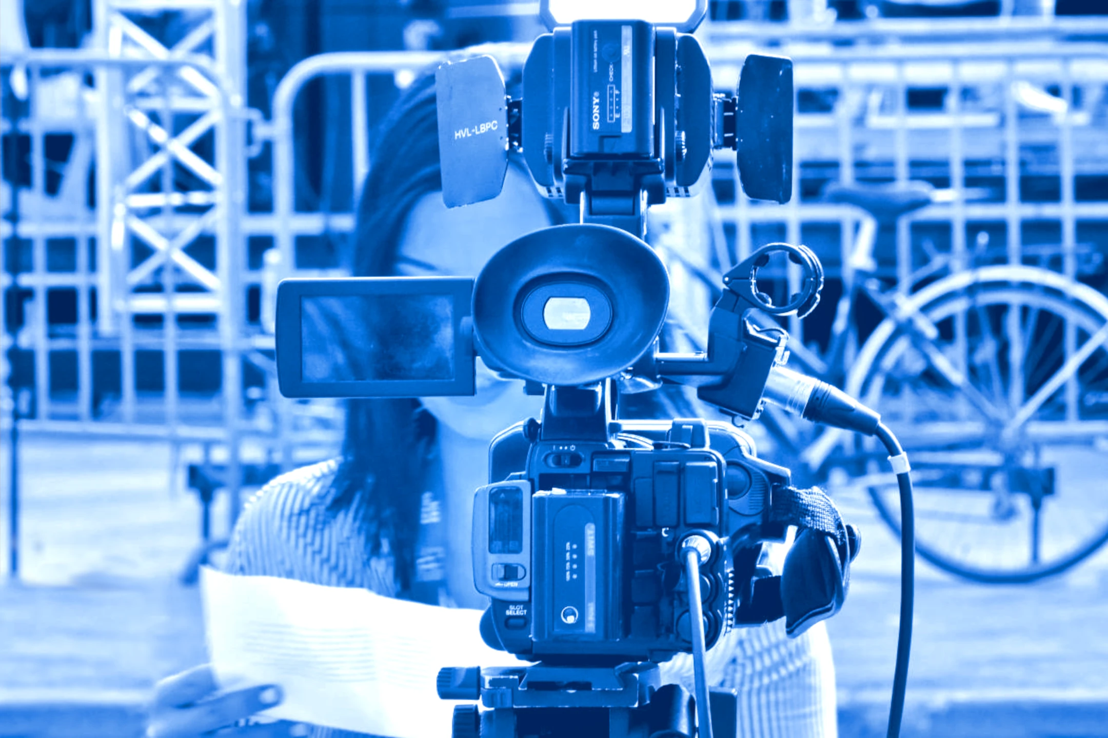 reporter-camera-blue_
